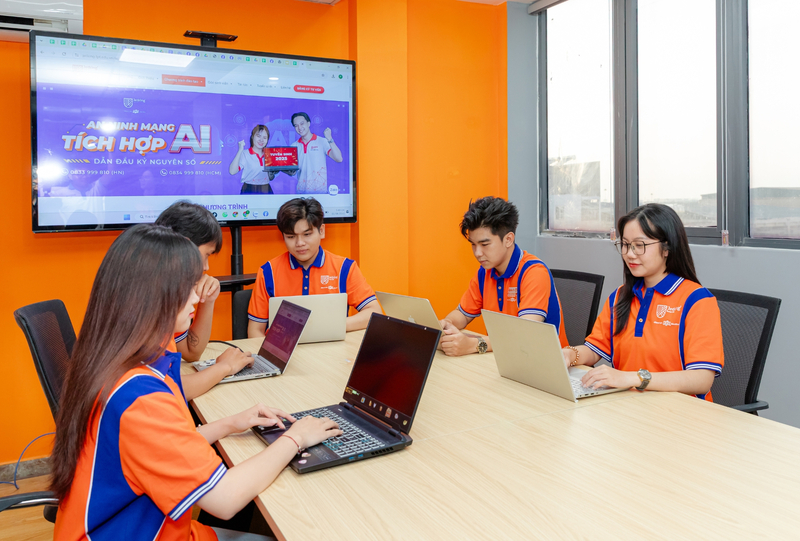 Chương trình AI Agent FPT Jetking kết hợp kiến thức nền tảng và dự án thực tế doanh nghiệp.