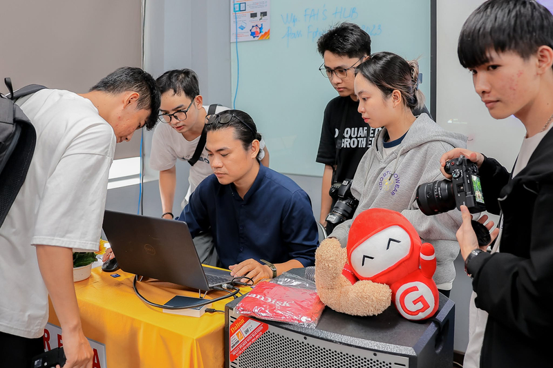 Giảng viên và nghiên cứu viên công nghệ giảng dạy, nghiên cứu và phát triển các giải pháp công nghệ mới.