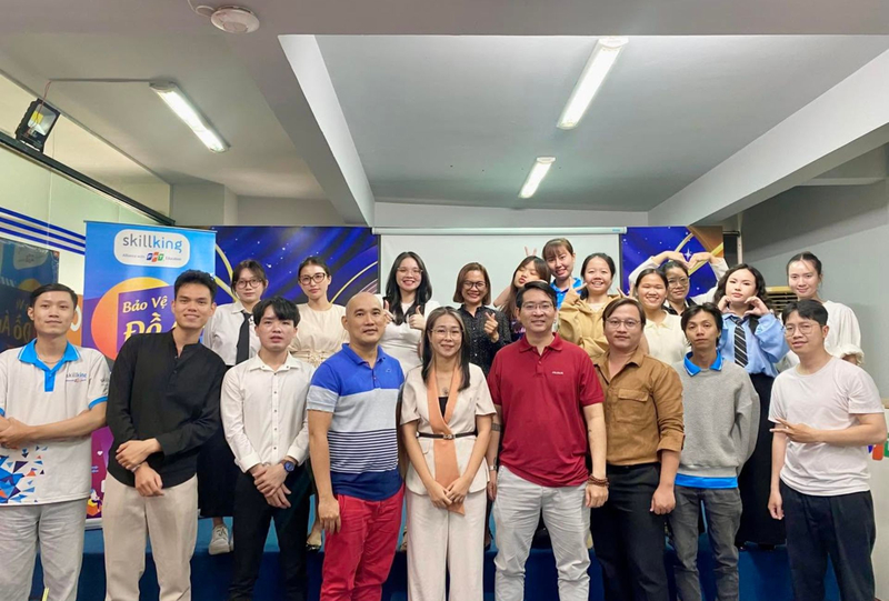 Học Digital Marketing mở ra nhiều vị trí nghề nghiệp với mức lương tăng theo kinh nghiệm và chuyên môn.