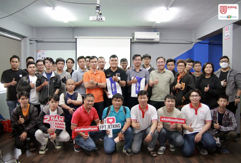 Học phát triển phần mềm mở ra nhiều cơ hội nghề nghiệp trong lĩnh vực công nghệ.