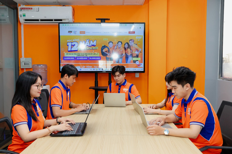 Người học cần biết kiểm soát phiên bản mã nguồn, kiểm thử, bảo vệ dữ liệu và đưa ứng dụng lên môi trường hoạt động.