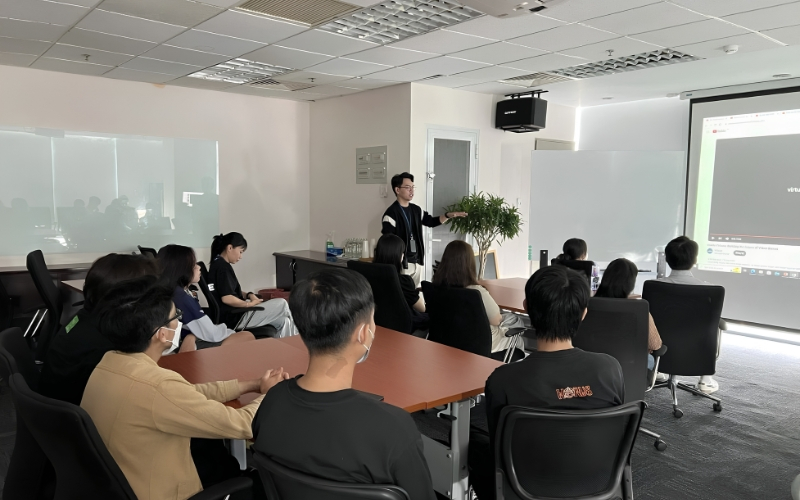 Người học Lập trình viên có thể đảm nhiệm nhiều vị trí với mức lương hấp dẫn, tùy năng lực và kinh nghiệm.
