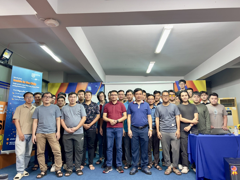 Product Developer tham gia phát triển và cải tiến sản phẩm phần mềm.