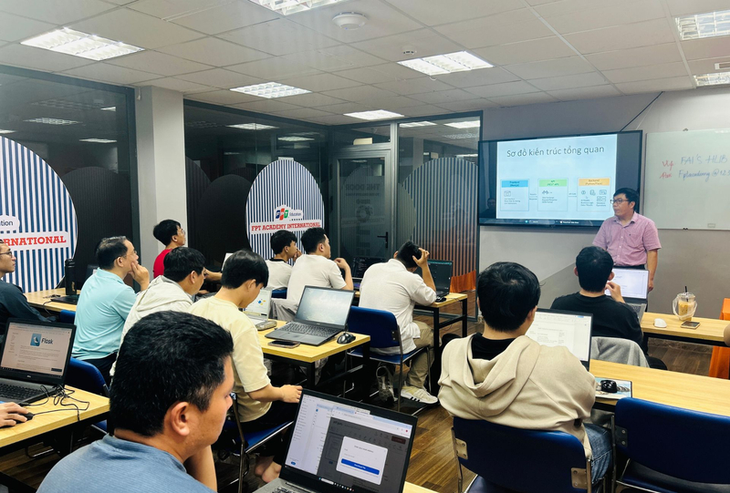 FPT Aptech học phí bao nhiêu? Bảng giá chi tiết theo khu vực 2026 5 4.3. Người đi làm nâng cấp chuyên môn: Học nhanh, ưu đãi lớn tại Viện Đào tạo Quốc tế FPT