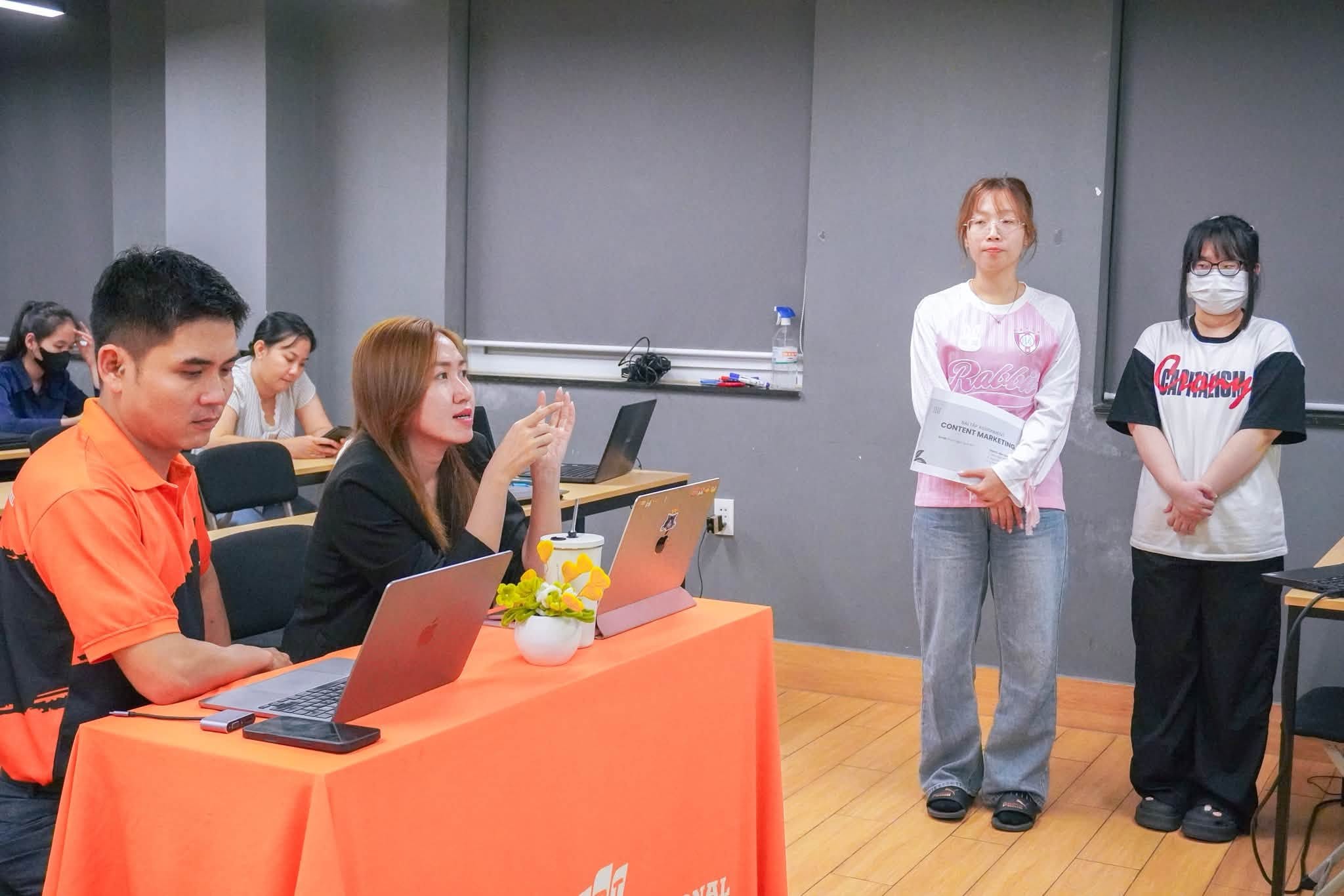 Sinh viên FPT Skillking học Content Marketing qua dự án thực tế cùng AI 6 787996871 122133543021245638 4472074171395987451 n