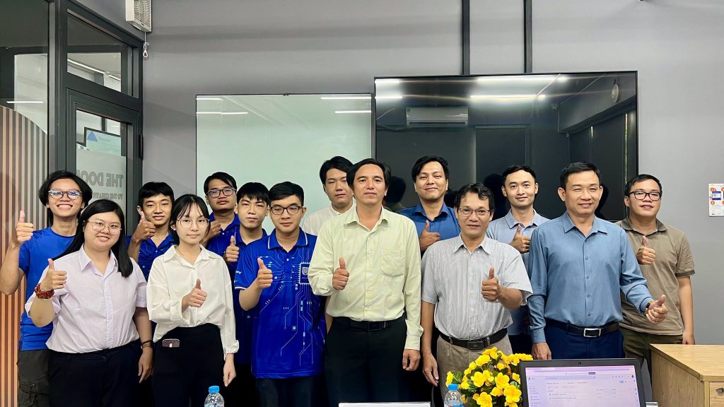 Bảo vệ đồ án kỳ 4 Chip Design: Khi kiến thức được kiểm chứng bằng sản phẩm thực tế