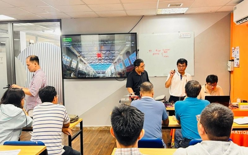 Khám phá chi tiết ngành Công nghệ thông tin FPT Academy International 9 Chương trình Công nghệ tài chính FPT Cranes tại FAI kết hợp tài chính với lập trình, AI, Blockchain, Cloud và an ninh mạng.
