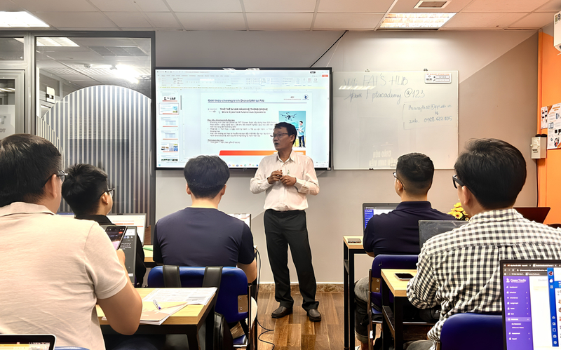 FPT Academy International mang đến các chương trình đào tạo chú trọng thực hành, giúp người học sớm phát triển kỹ năng nghề nghiệp.