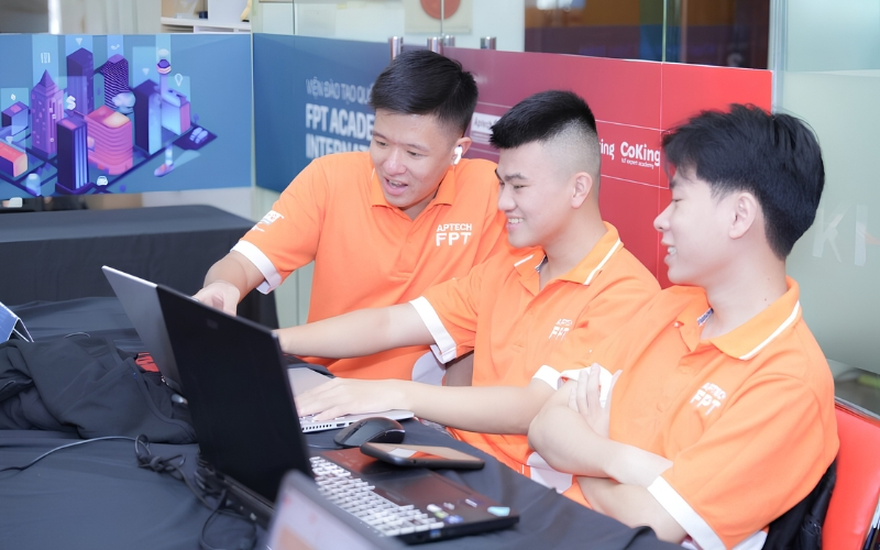 FPT Academy International xây dựng lộ trình CNTT thực tiễn, hướng học viên tới năng lực làm việc toàn cầu.