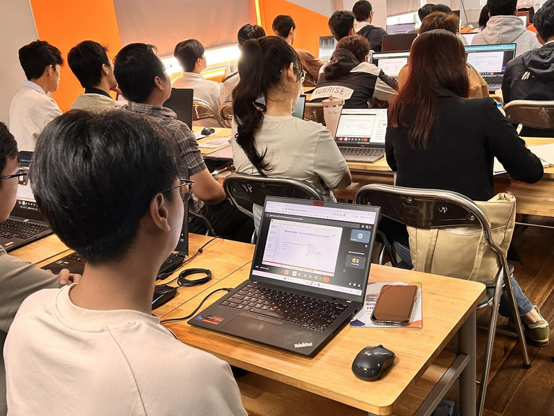 FPT Jetking đào tạo lập trình AI Agent theo hướng thực hành, gắn với các dự án thực tế.