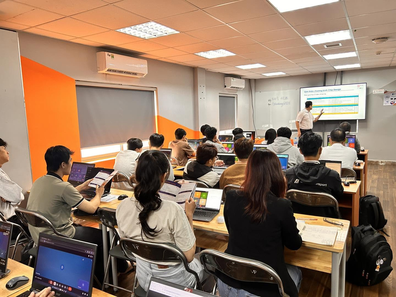 FPT Jetking tuyển sinh mọi đối tượng học viên với lộ trình học tập linh hoạt và nhiều chính sách hỗ trợ hấp dẫn.