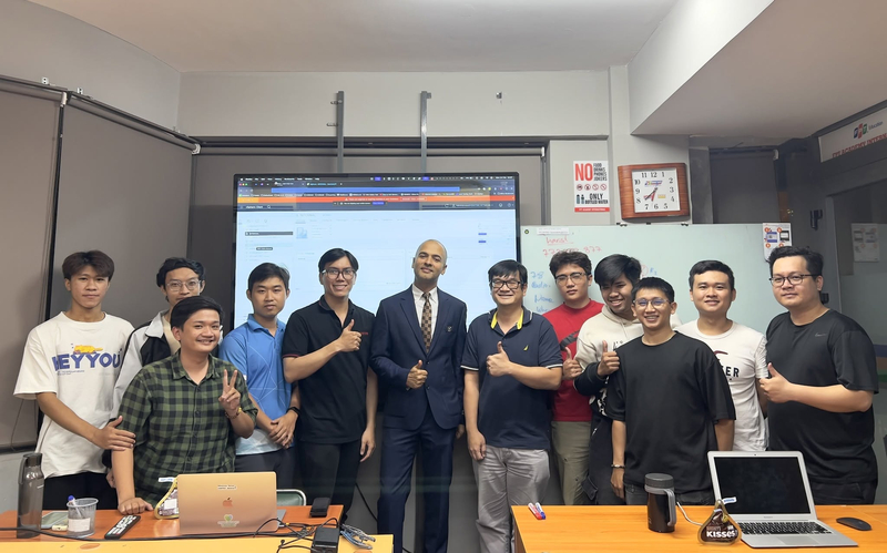 Học lập trình phần mềm giúp người mới xác định đúng hướng, xây dựng nền tảng và rèn luyện kỹ năng hiệu quả.
