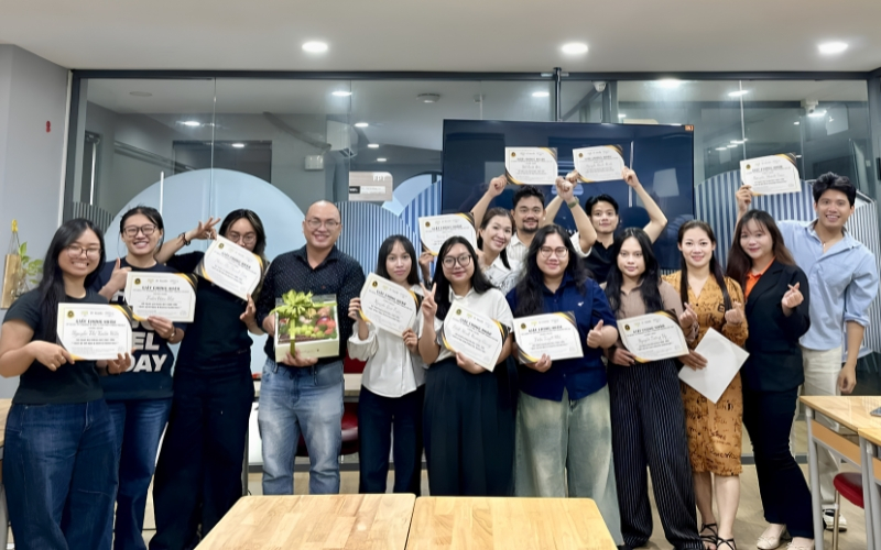 Học viên sau khi tốt nghiệp có thể đảm nhiệm nhiều vị trí từ sáng tạo nội dung đến phân tích và tối ưu chiến dịch.