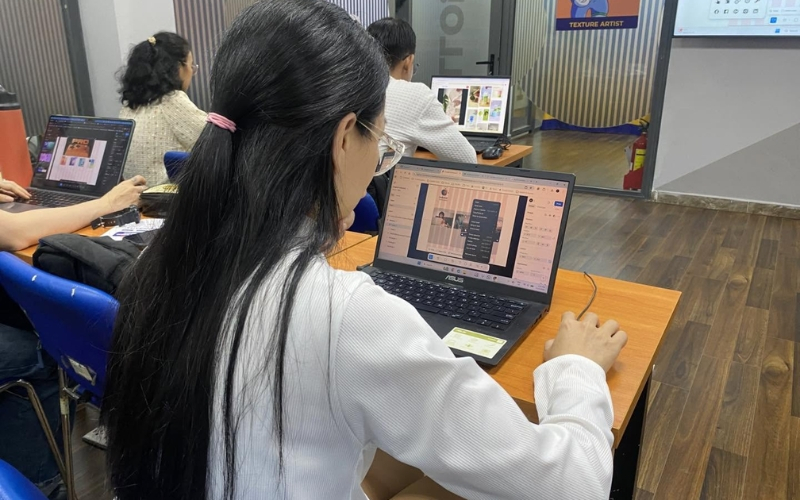 Lĩnh vực thiết kế website mở ra nhiều vị trí nghề nghiệp với mức thu nhập đa dạng.