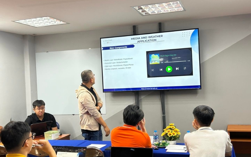 Ngành Trí tuệ nhân tạo là gì, học gì? Ra trường làm gì? 6 Ngành AI gồm nhiều hướng chuyên sâu, từ học máy, học sâu đến NLP, thị giác máy tính và AI ứng dụng.