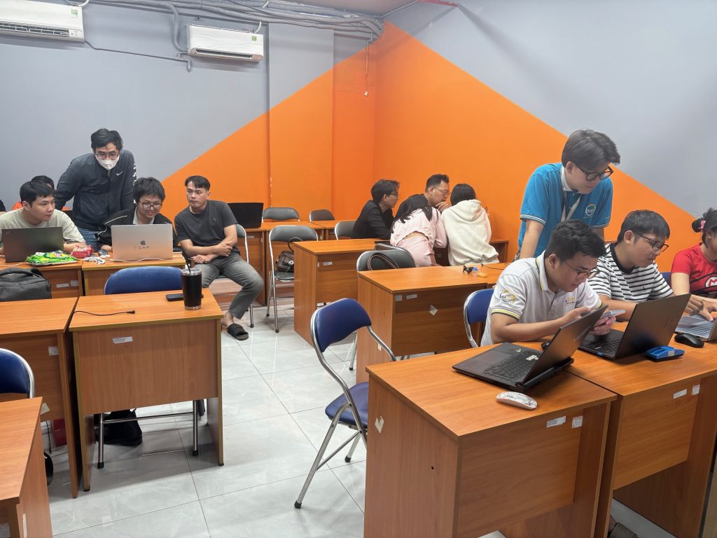 Vibe Coding cùng AI: Sinh viên FPT Aptech biến ý tưởng thành sản phẩm