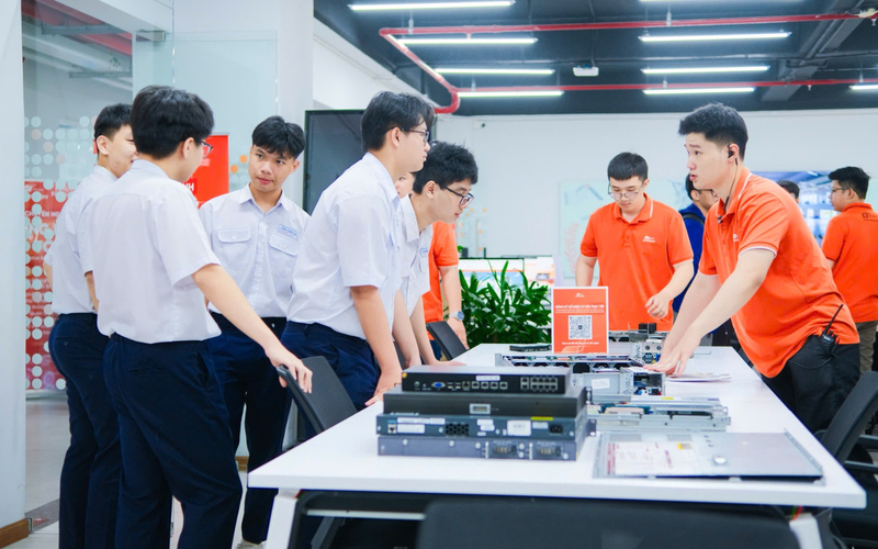 Xác định sở thích và khả năng của bản thân để chọn ngành phù hợp.