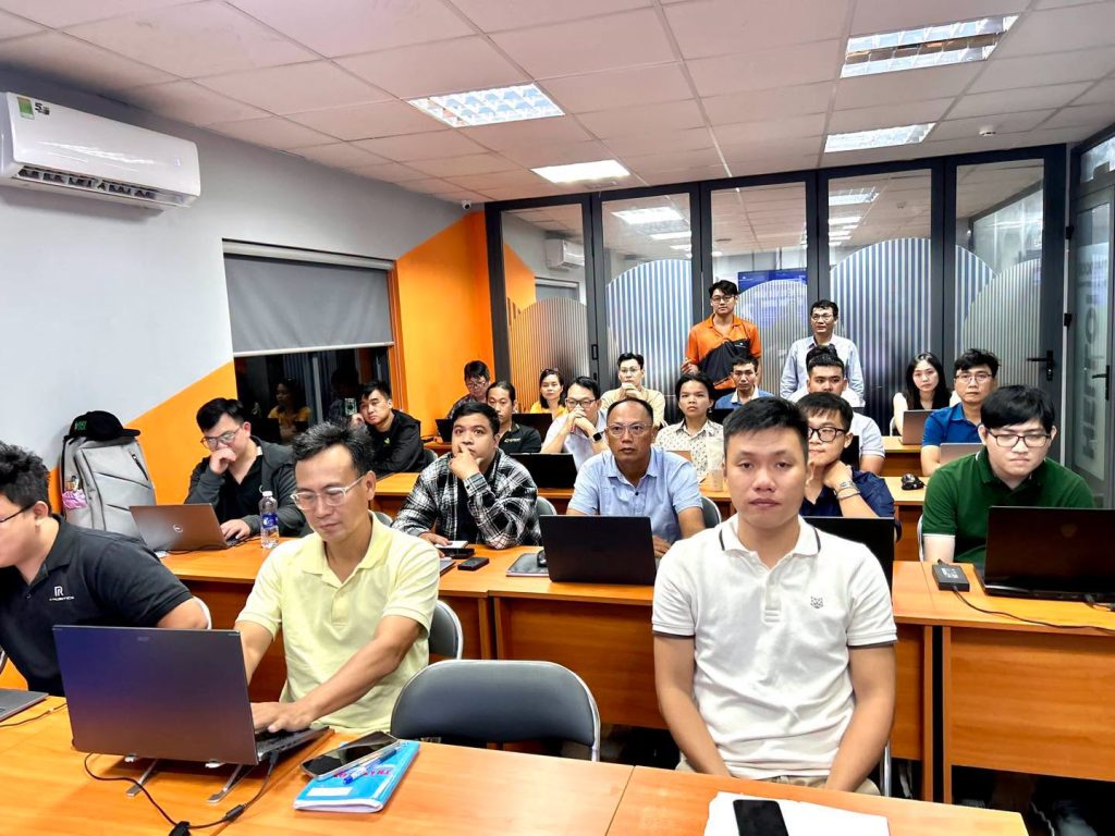 FPT Cranes khai giảng lớp D1.2610.E1 ngành Thiết kế và Vận hành Hệ thống Drone