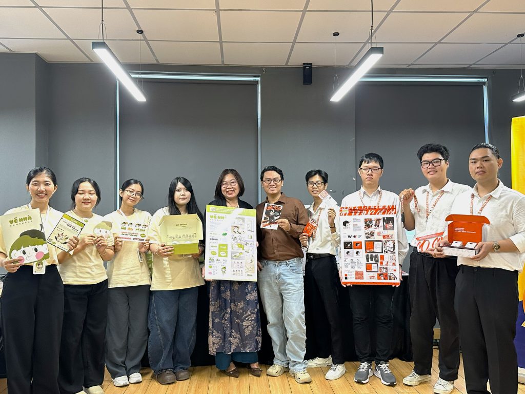 Sinh viên ngành Thiết kế Mỹ thuật đa Phương tiện thể hiện khả năng sáng tạo trong đồ án Graphic Design